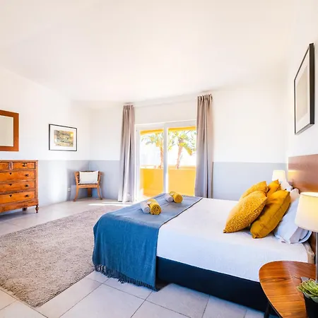 Villa In Cerro De Aguia With Private Pool * אלבופיירה
