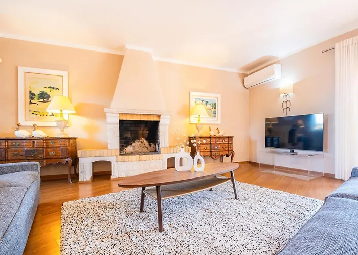 Villa In Cerro De Aguia With Private Pool